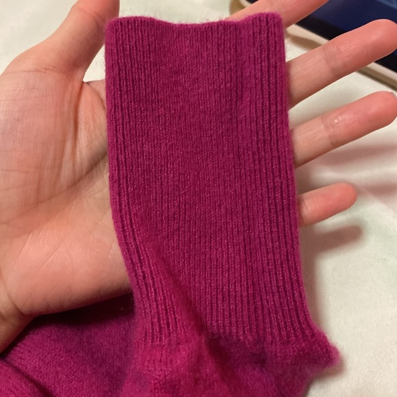 Neiman Marcus Cashmere Sweater - Picture 3 of 4